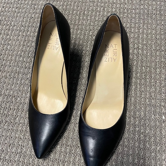 Naturalizer Black Pumps - Picture 1 of 4